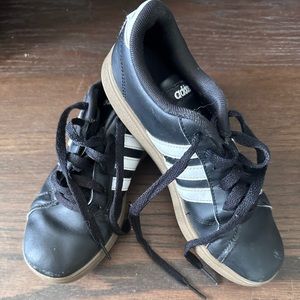 Boys Balck Adidas Sneaker